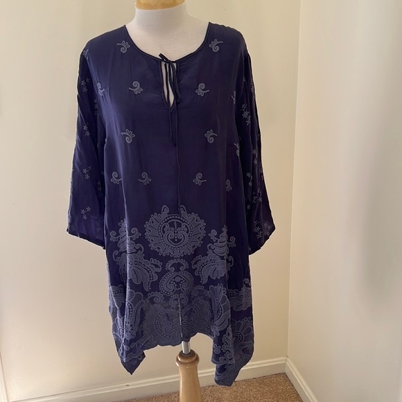 NWT! JOHNNY WAS Size XL blue tonal embroidered paisley flair top
